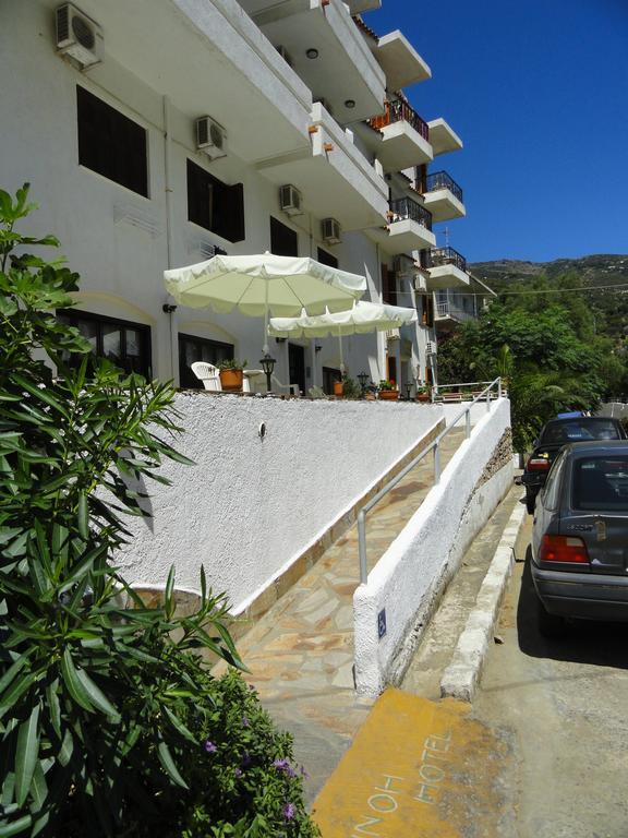 Oinoi Hotel Ágios Kírykos Exterior foto